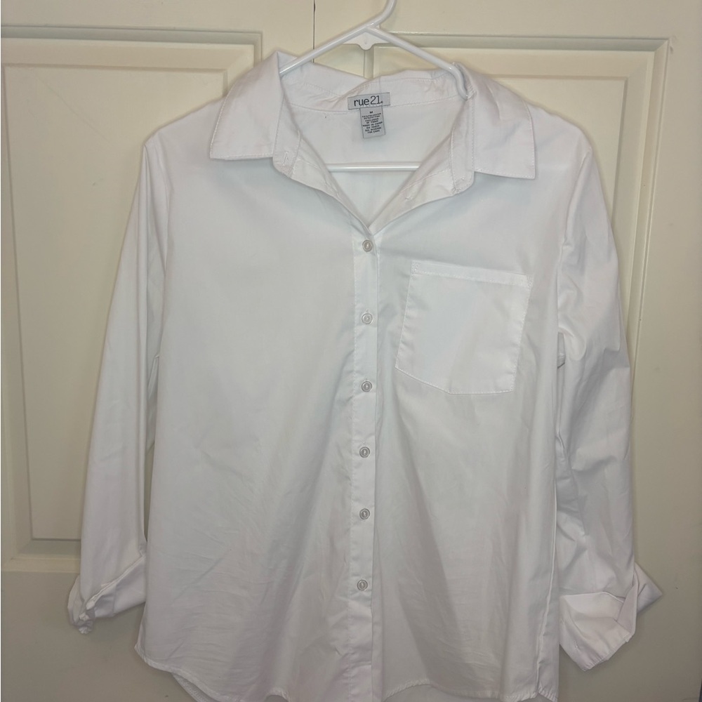 Rue21 Women’s White Button Up Long Sleeve Shirt
